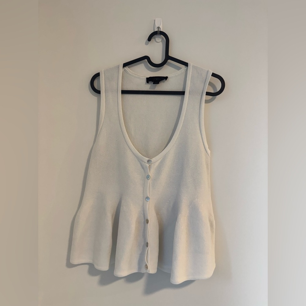 Zara Cream Button-Down Sleeveless Blouse